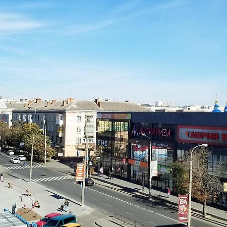 דירות Khmelʼnytsʼkyy 2Х Комнатная С Ремонтом В Центре.Renovated, Center מראה חיצוני תמונה