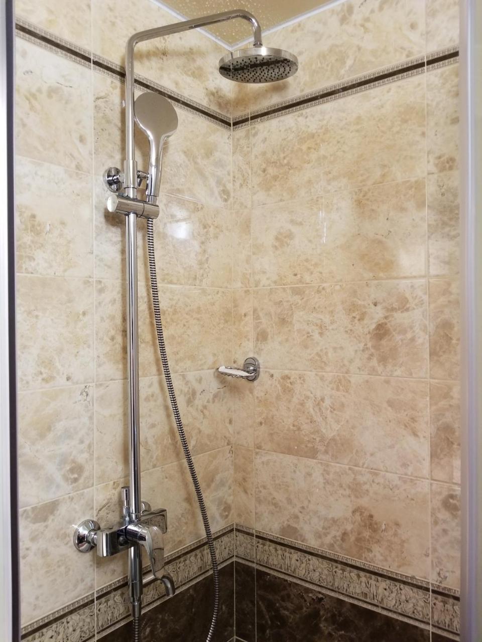 דירות Khmelʼnytsʼkyy 2Х Комнатная С Ремонтом В Центре.Renovated, Center מראה חיצוני תמונה